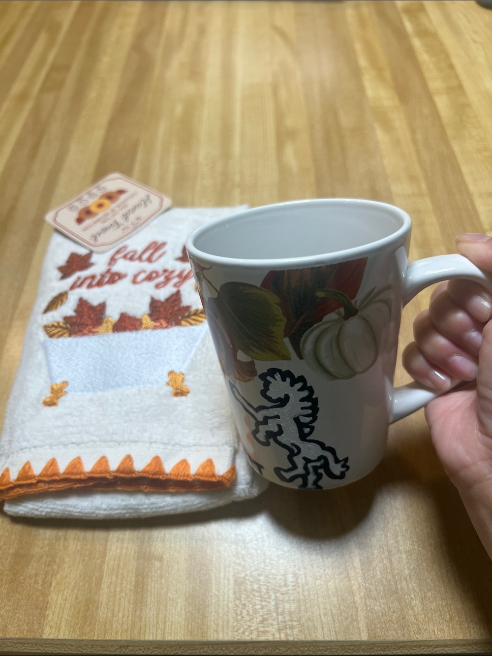 #3092**Fall Pumpkin Ceramic WHT Horse Logo Art Mug W/Dish Towel. Julie Lee Art